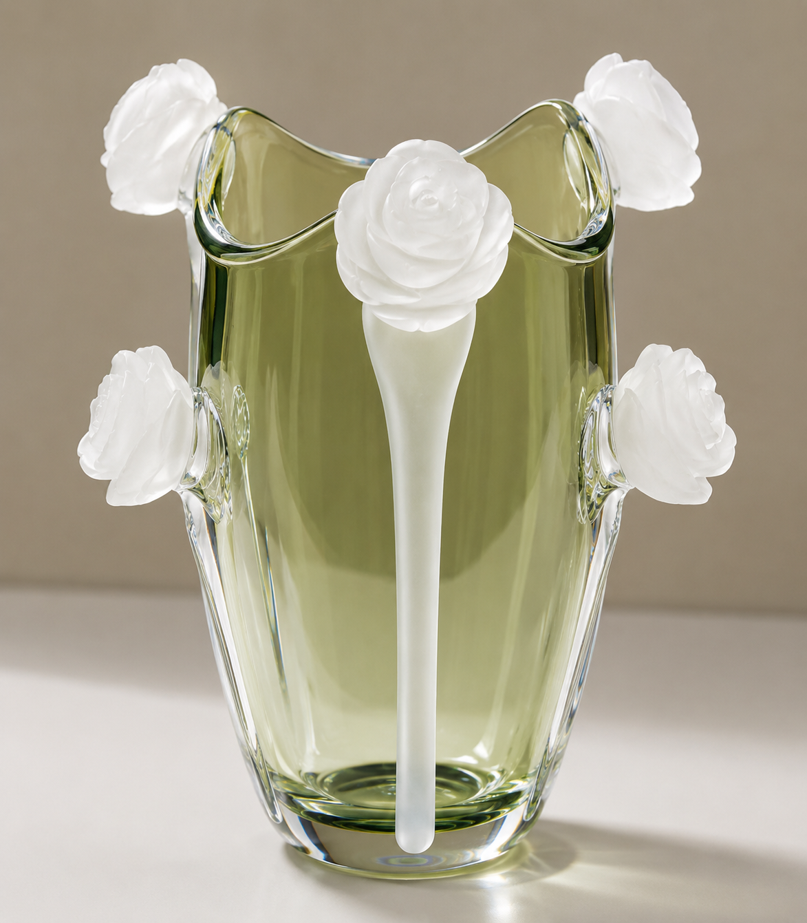 Elegant Floral Art Glass Vase. Item No. WS.26-151