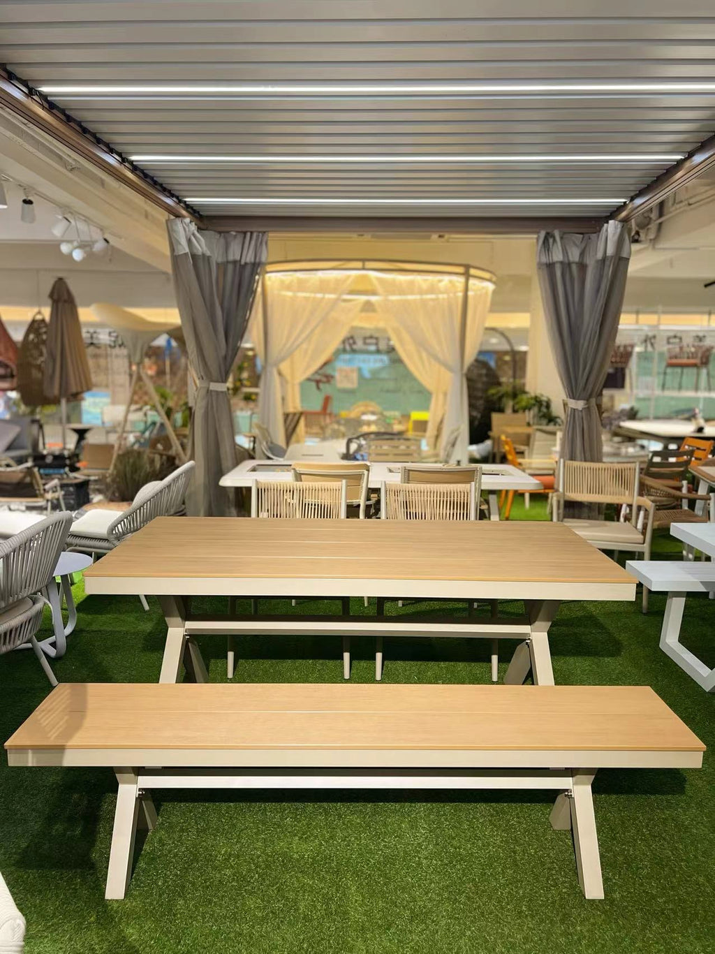 DARA Coastal Outdoor Dining Set