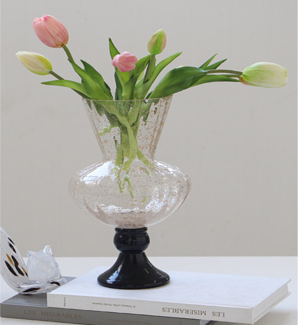 Classic Glass Vase with Black Base – Elegant Floral Display Piece 15-15-28cm)