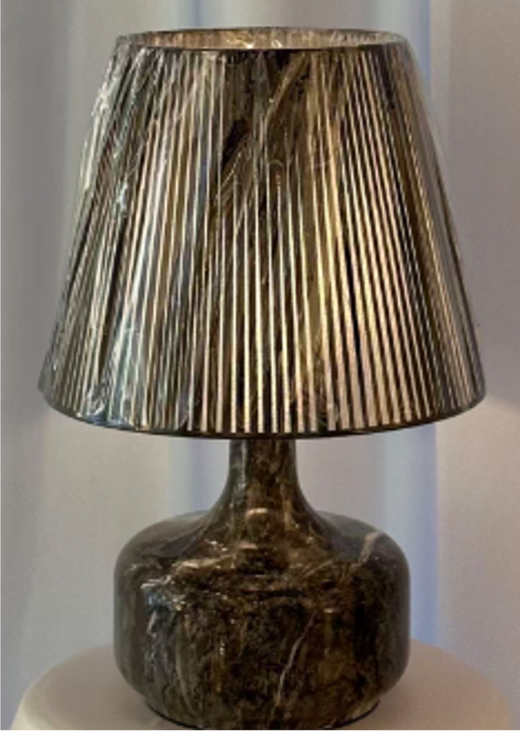Luxury Marble Table Lamp – Gold Pleated Shade
